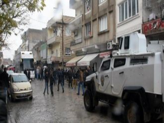 Terörist cenazesinde olaylar çıktı