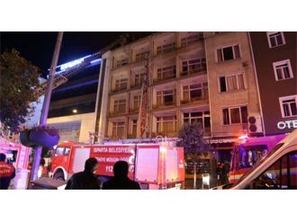 Yanan otelde mahsur kalan 15 kişi güçlükle kurtarıldı!