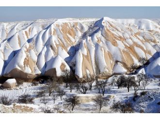 Kar Nevşehir’e güzellikler getirdi