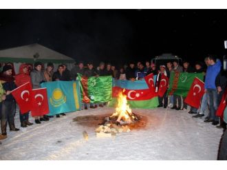 Türk Dünyası Sarıkamış Şehitleri için gece nöbetinde