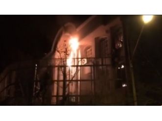 Suudi elçiliği ateşe verildi