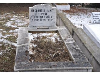 Halis Ağa için babasının kabrinden toprak alındı