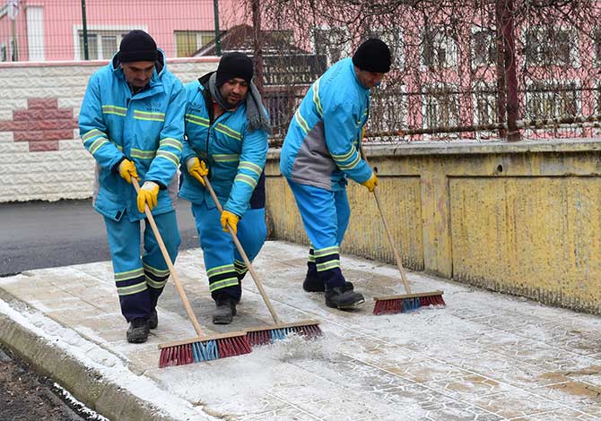 Dulkadiroğlu Karla Mücadeleye Devam Ediyor