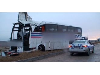 Yolcu otobüsleri çarpıştı: 6 ölü !