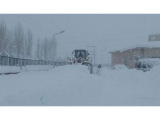 O ilin 783 köyünde hayat durdu