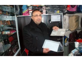 Kurşunlar arasında ekmek parası telaşı