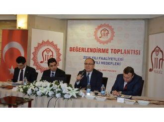 Vali: Okullar tatil olunca övgü, olmayınca küfür !