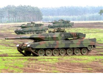 Almanya Suudi Arabistan’a tank satmayacak