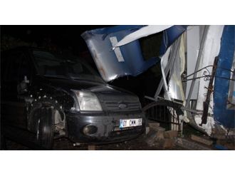 Polisler kaza sonrası olay yerinde yaralı aradı!