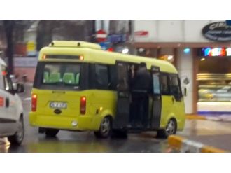 Minibüste tehlikeli yolculuk