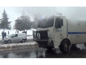 Diyarbakır’da izinsiz yürüyüşe polis müdahalesi