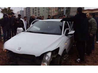 TIR ile otomobil çarpıştı: 2 ölü, 3 yaralı