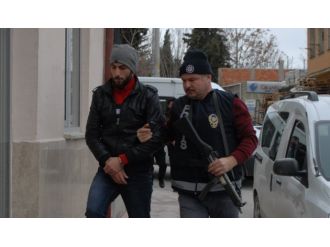 Burdur’da terör operasyonu: 27 gözaltı
