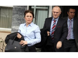 Profesör çifti bile dolandırdılar!