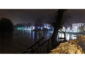 Sel korkusu uyutmadı!