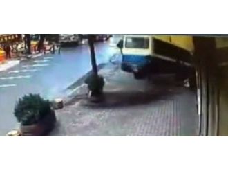 İstanbul’daki minibüs kazası kamerada