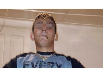 Çaldığı ziynet eşyaları ile fotoğraf çektirdi