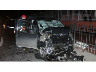 Şişli’de iki araç kafa kafaya çarpıştı: 7 yaralı