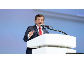 Davutoğlu: ’Terörle mücadeleyi başlatmasaydık Türkiye kaosa sürüklenebilirdi’