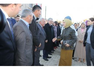 Annesi adına Kuran kursu açtı