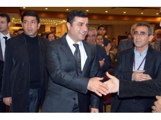 "Okyanustaki küçük balıklar gibiyiz"