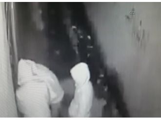 Hırsızın vurulma anı kamerada !
