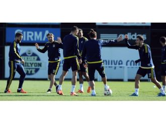 RvP takımla çalıştı, Ba’nın tedavisine başlandı