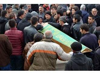 18 yaşındaki genç futbolcu toprağa verildi