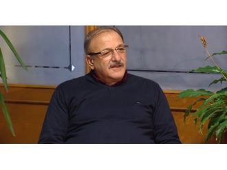 Muhabirleri ziyaretinde ’yeni anayasaya’ vurgusu yaptı