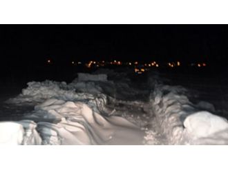 Tipi ve fırtınaya yakalanan köylüler mahsur kaldı