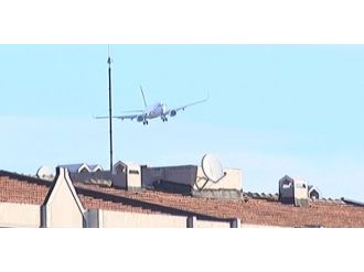 Lodos uçakları beşik gibi salladı