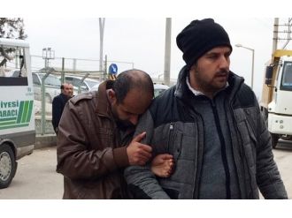 Ölen babasını uyuyor sanıp...