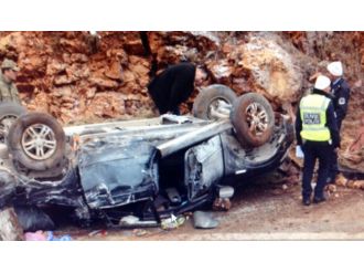 Otomobil hurdaya döndü: 1 ölü, 4 yaralı