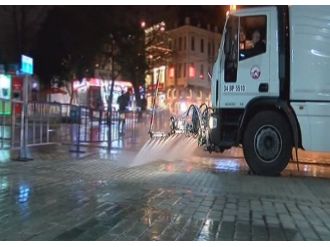 Sultanahmet’te terörün izleri temizleniyor