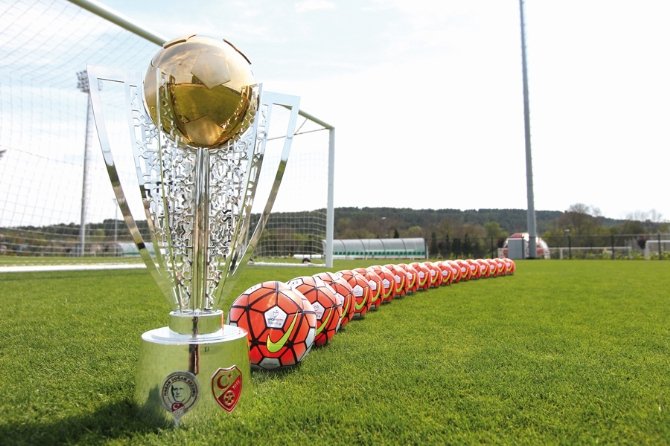 Özlettin kendini futbol