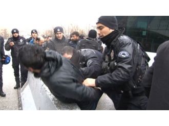 BM temsilciliği önünde eylem yapan 9 kişiye gözaltı