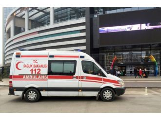 AVM’de asma tavan çöktü!