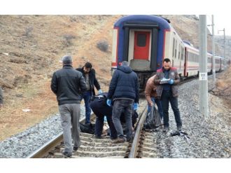 Trenin altında kalarak can verdi