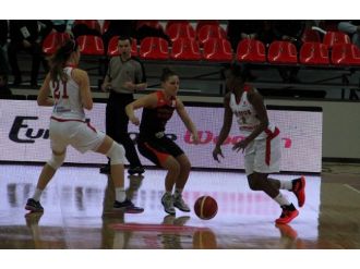 AGÜ Spor konuk takıma mağlup oldu