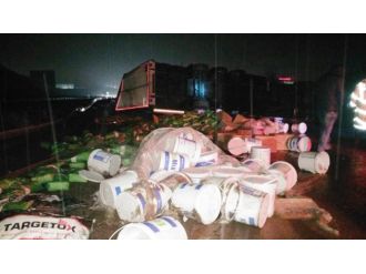 Ankara’da TIR devrildi