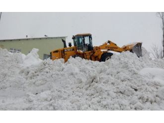 115 köy yolu ulaşıma kapandı