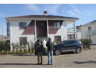 3 akademisyenin evinde arama