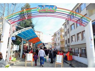 Bu sokak çocuklara özel