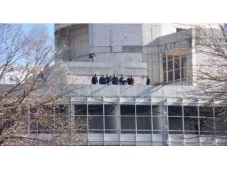 Hastane inşaatında 12 saatlik eylem