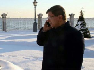 Suriyelilere evini açan yaşlı adamı aradı