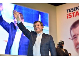 Davutoğlu’ndan akademisyenlere tepki