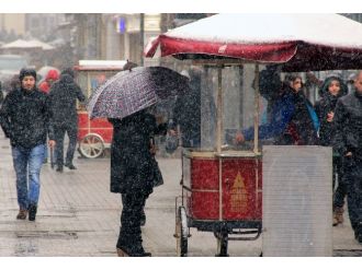 Beklenen kar başladı