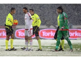 Ertelenen maça Juventus örneği