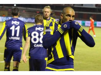 Zirve ’sarı lacivert’ oldu