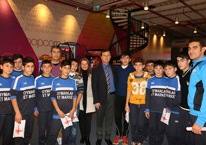 Bozdağ'dan Şampiyonlara Büyük Moral